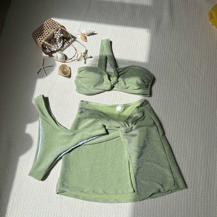 Nuevo traje de baño de tres piezas de color sólido, con un solo hombro, sin tirantes y de tela brillante. - verde claro - Ver 1