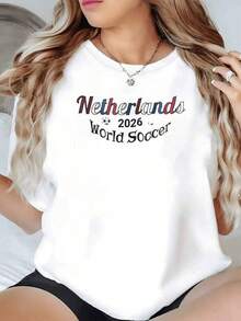 Texto con letras Netherlands 2026 World Soccer que simboliza la pasión por el fútbol mundial y el orgullo deportivo nacional camiseta de mujer casual moderna con estampado motivador ideal para fanáticas del deporte - Negro - Ver 6