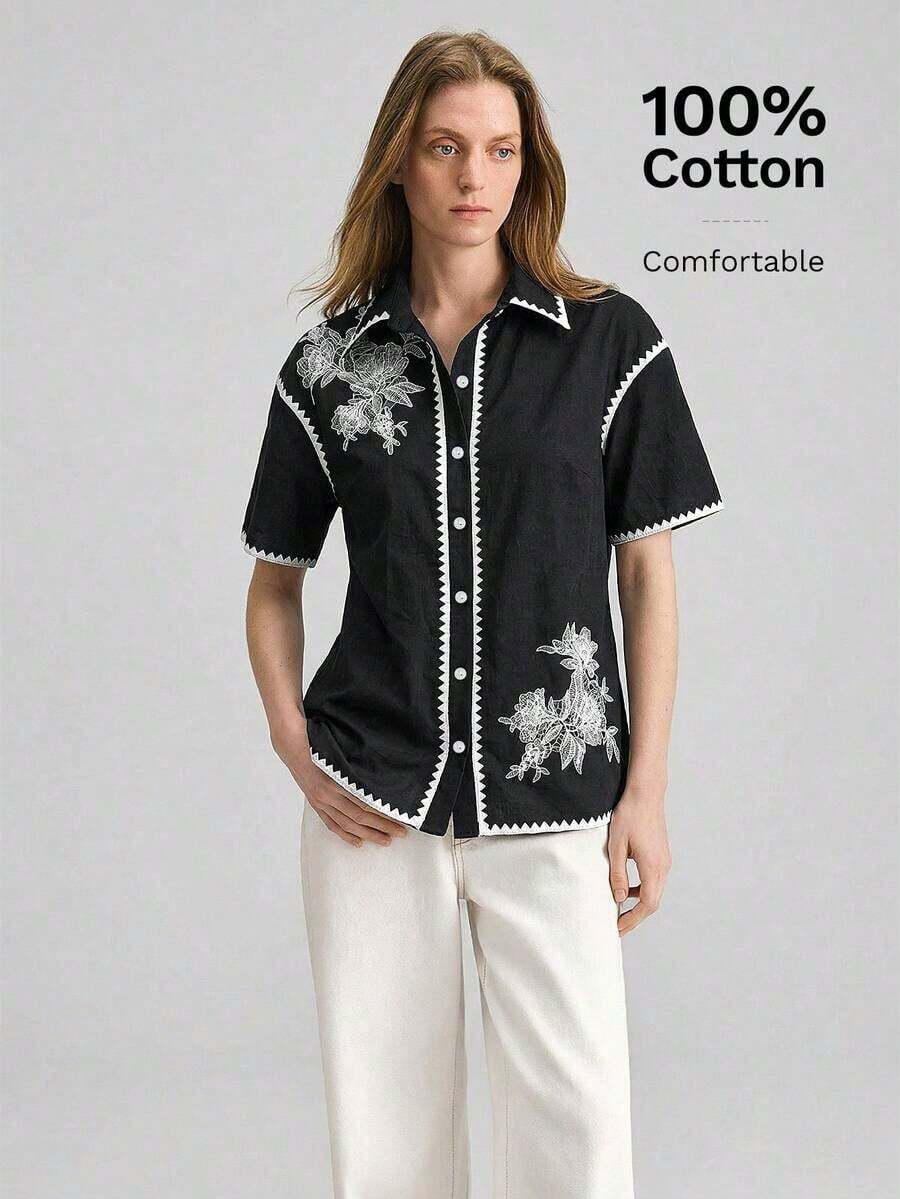 Ontre 2026SS Nueva blusa de verano para mujer, de tela tejida, con diseño de encaje, camisa negra bordada, estilo de vacaciones, cierre con botones, casual, elegante, urbano chic, versátil para el trabajo, vacaciones, playa, invitada de boda, fiesta, tela cómoda, corte holgado - Negro - Ver 1