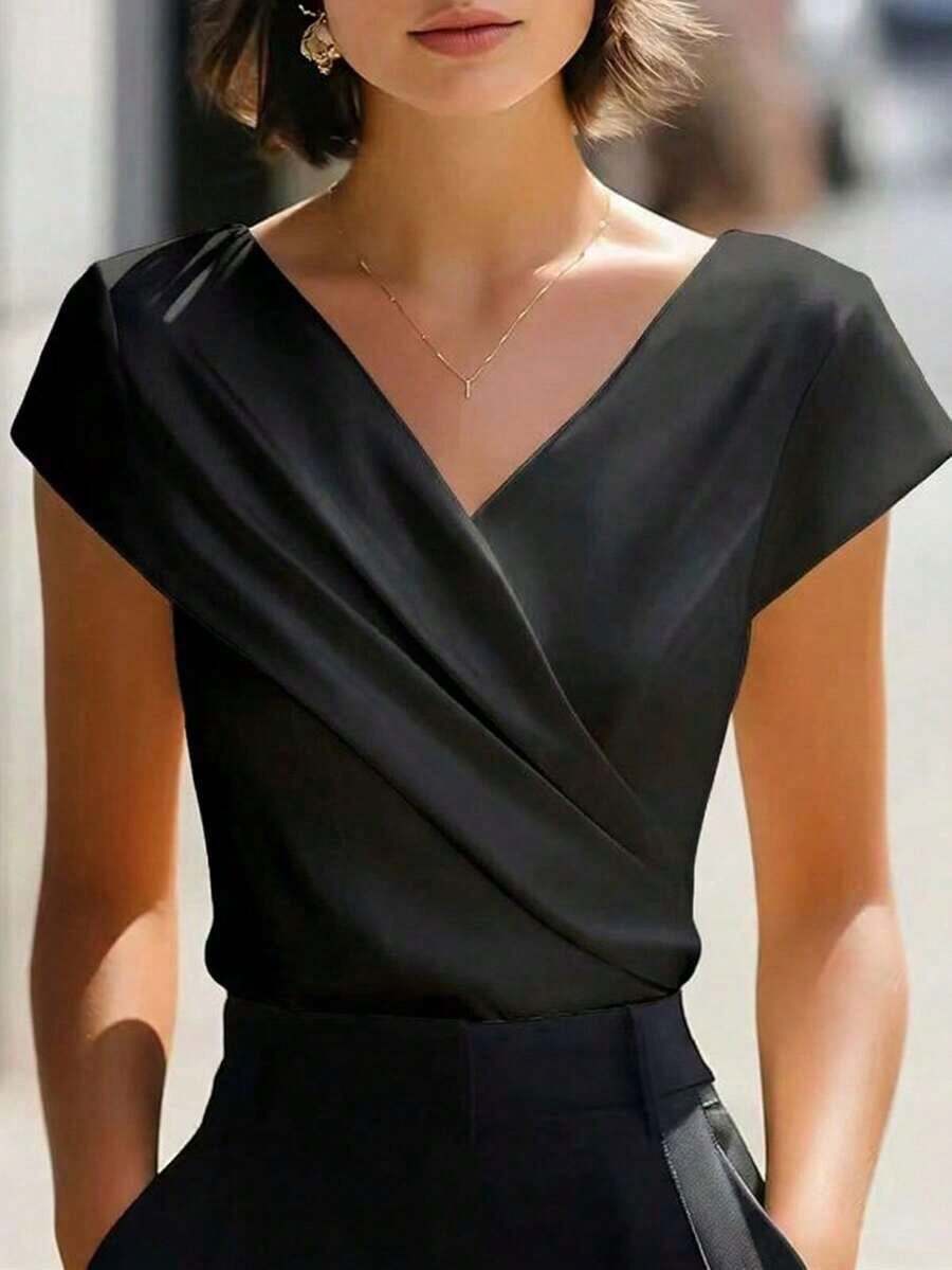 Camiseta de mujer de unicolor, elegante, con escote en V y mangas cortas cruzadas - Negro - Ver 1