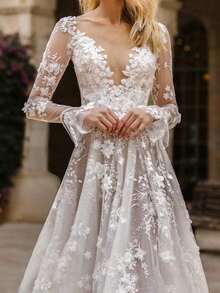 Elegant A-Line Lace Wedding Dress with Deep V-Neck, Vintage Floral Applique, and Long Sleeves for Bridal Ceremony - Blanco - Ver 2