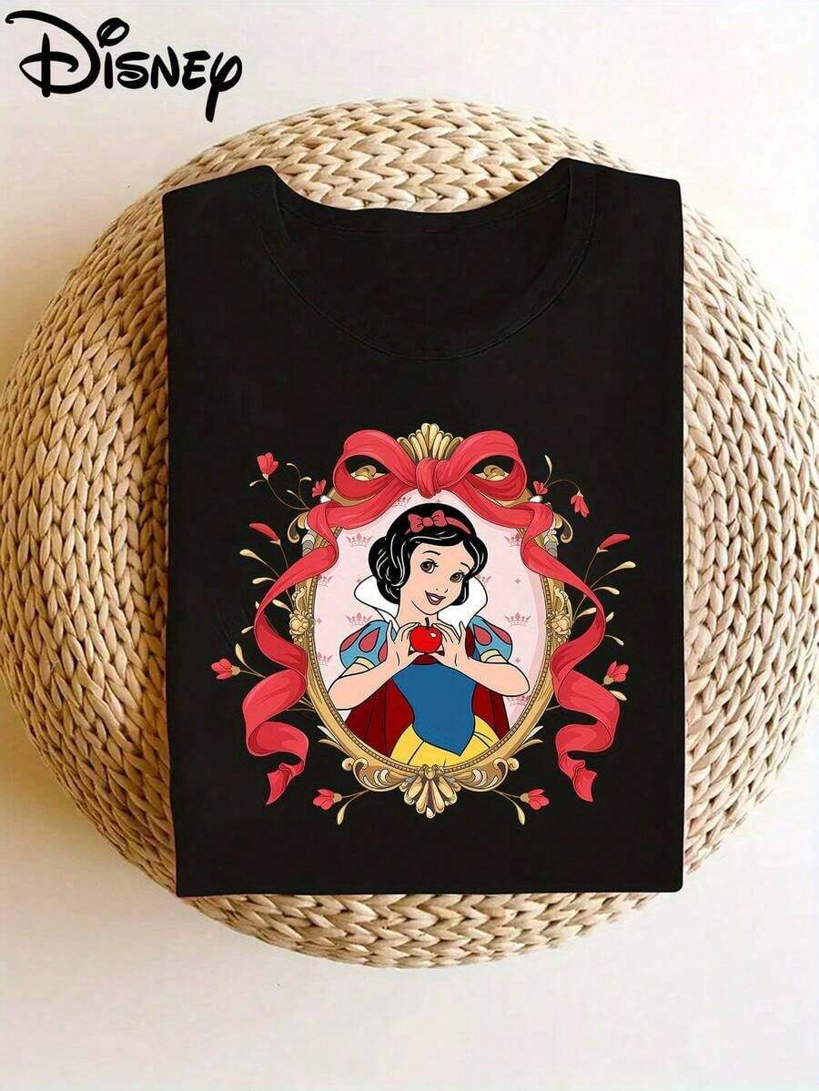 Top à manches courtes avec imprimé Blanche-Neige Disney, doux et élastique, style décontracté. T-shirt à manches courtes et col rond stylé pour femmes. - Noir - Voir 1