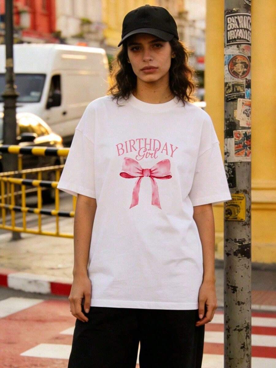 Women's Summer Clothing, Soft And Casual Cotton T-Shirt With Round Neck, Large Pink Bow Print And The Words "BIRTHDAY Girl". White Color. - 白色 - 查看 1