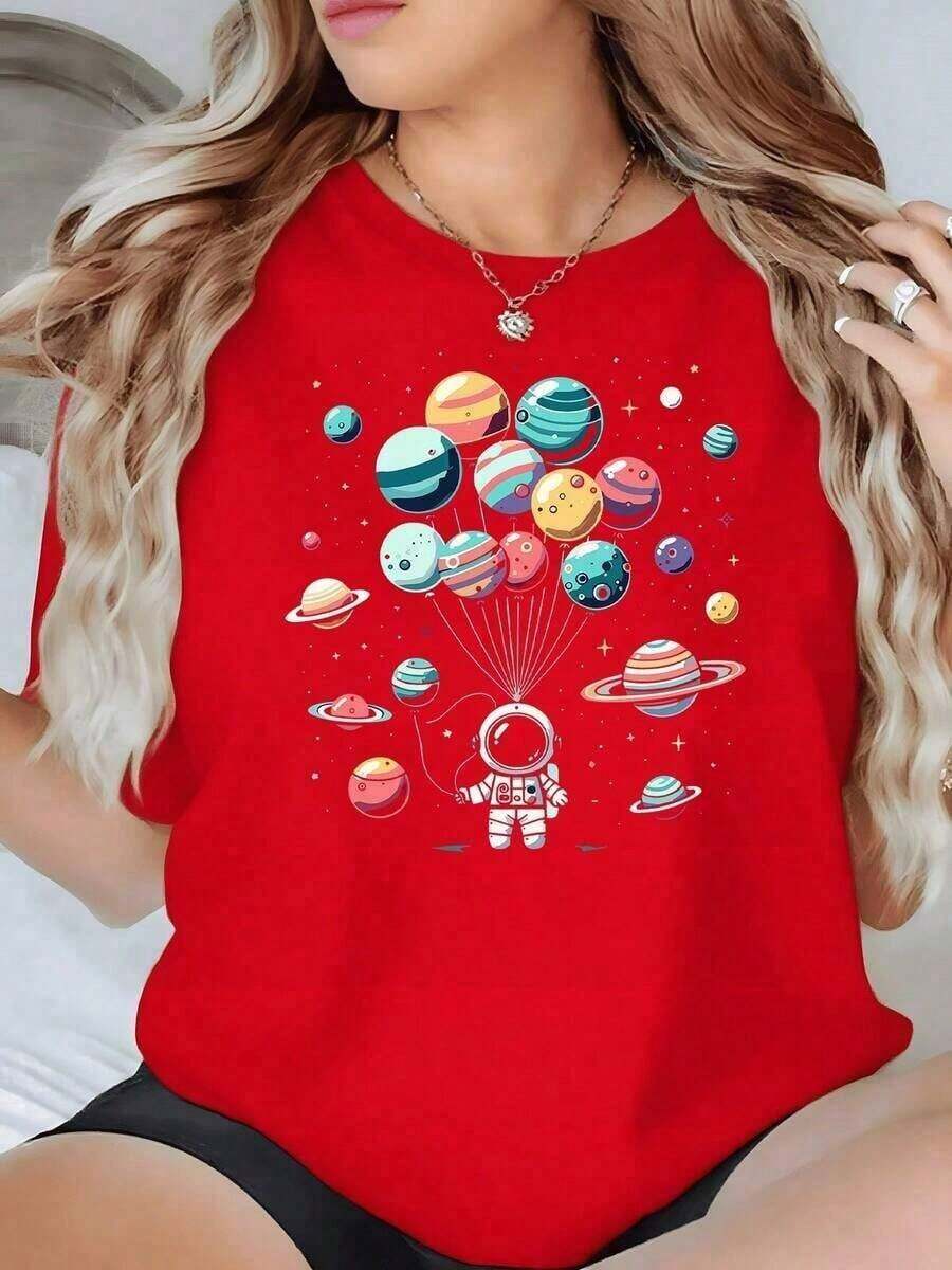 Vintage 1PC Astronaut Holding Balloons That Look Like Planets Symbolizes Human Curiosity And The Desire To Explore Infinite Universes In Harmony. Women's T-Shirt, 100% Cotton. T-Shirts, Top, Women's T-Shirts > Basic - 紅色 - 查看 1