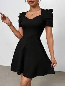 Vestido romántico de manga corta para mujeres para fiestas de verano, vacaciones y el trabajo - Negro - Ver 1