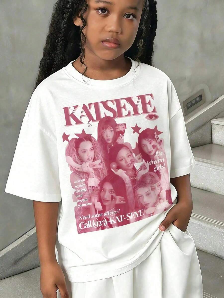 Ropa de Niña, Camiseta Estampada con Patrón Urbano Inglés KATSEYE - Cuello Redondo Casual, Manga Corta, Lavable - Primavera/Verano/Otoño, a la Moda, Ropa Urbana, Ropa de Hombre, Cosas para Hombre, Ropa de Mujer, Blusas Casuales Bonitas - Blanco - Ver 1