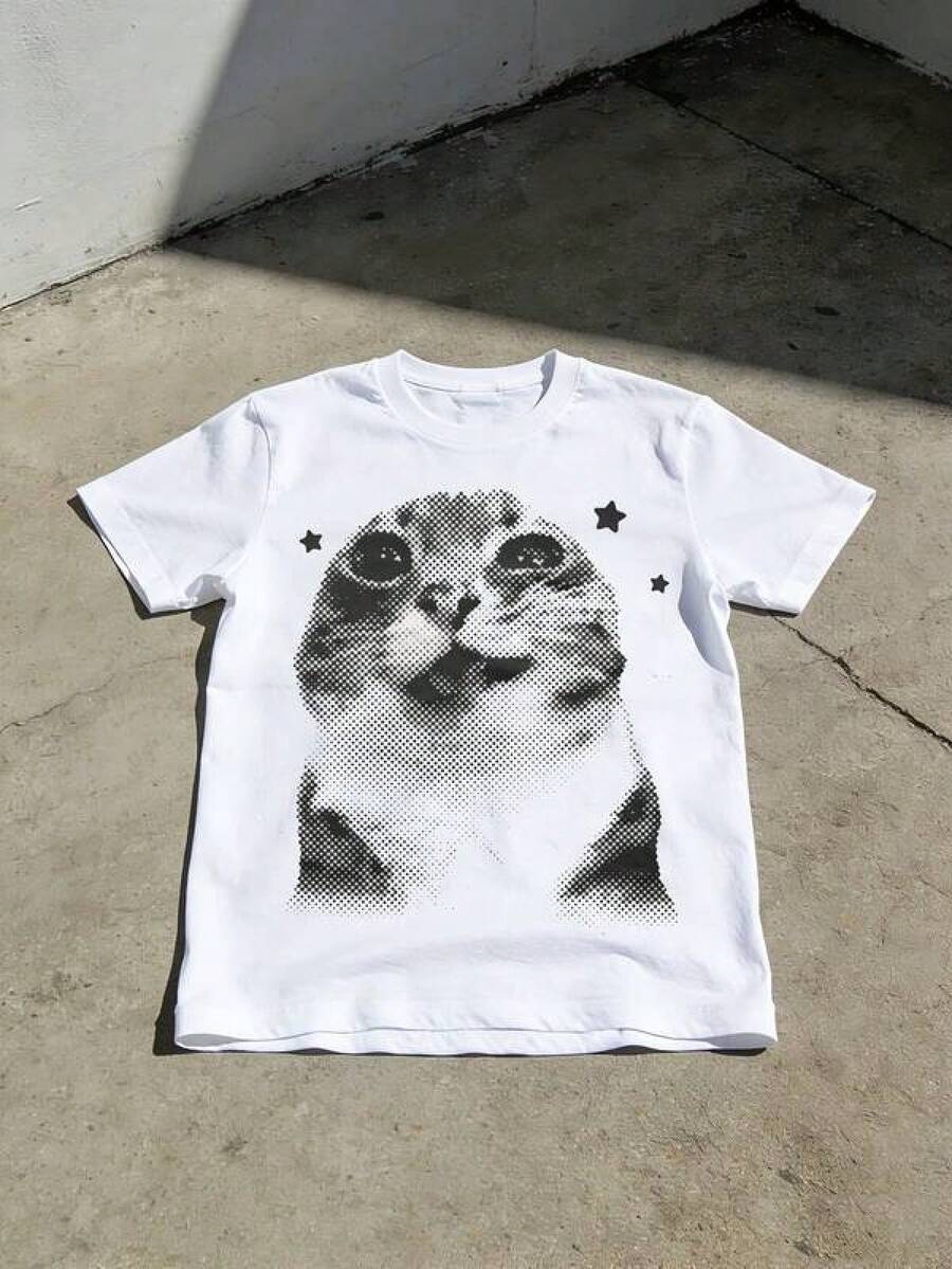Nueva camiseta Y2K 2026, divertida camiseta Y2K retro con meme de gato, camiseta de gatos tontos, camisetas retro vintage, regalo para amantes de los gatos, camiseta con meme. Suitable For Summer, Leisure, Sports, Outdoor, Hiking Short Sleeved T-Shirt Men's Fun T-Shirt,Camisetas infantiles, artículos para el Día de San Valentín, conjuntos para padres e hijos, camisetas con temática del Día de San Valentín, camisetas estampadas para hombres y mujeres, camisas, camisetas con emojis populares. - Blanco - Ver 1