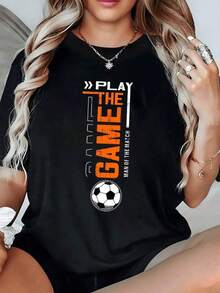Juego y pasión por el fútbol con balón clásico y letras deportivas en tonos naranja y blanco que inspiran energía y movimiento camiseta de mujer casual moderna cómoda para diario - Negro - Ver 6