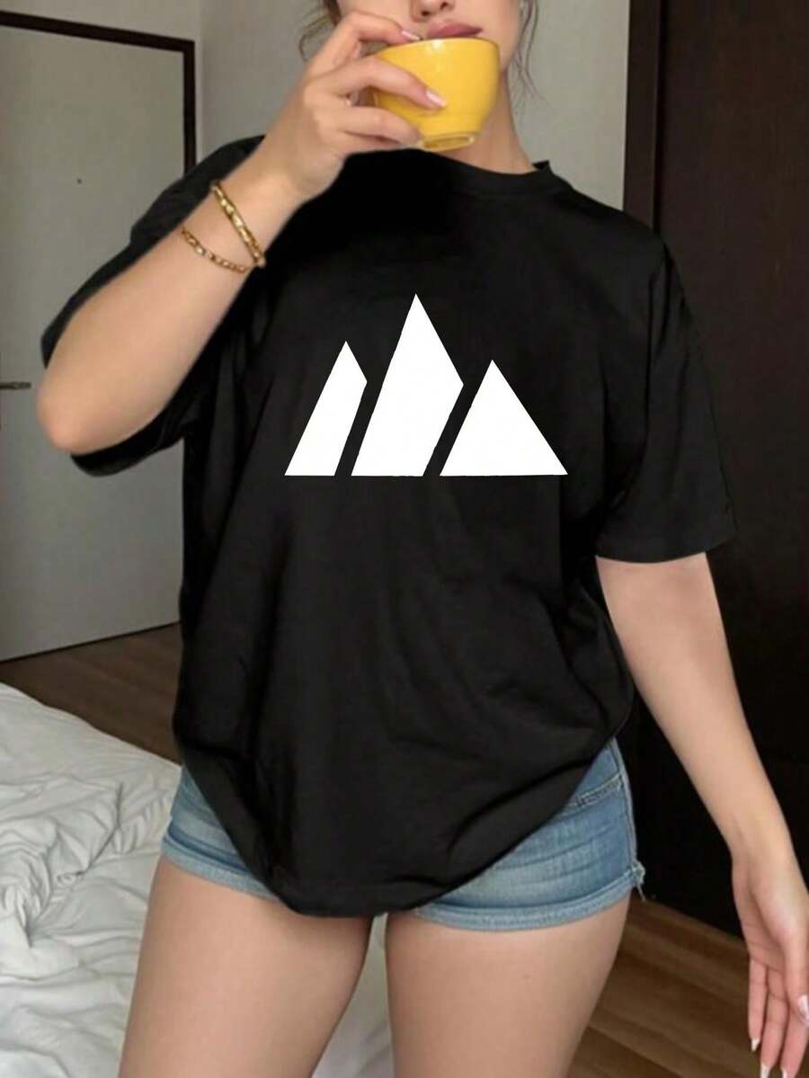 New Short-Sleeved, Crew-Neck Sports T-Shirt In Solid Colors For All Seasons, With A Casual, Fitted Style That's Easy To Mix And Match. A Stylish And Modern Garment With Pleats, Ideal For Everyday Wear And Outdoor Activities, Suitable For All Seasons. - 黑色 - 查看 1