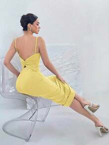 Vestido con tirantes con moño sin espalda, de material elástico, para verano - Amarillo claro - Ver 5