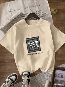T-Shirt With "Never Give Up" Slogan And Bandana Design.  Short-Sleeved T-Shirt For Spring/Summer 2026, Made In Mexico, 180 Grams. Cartoon Print, Couple Design, Suitable For Indoor Or Outdoor Wear. Crew Neck, Unisex, Ideal For The Office And Leisure. One-Pack. - APR-P631577SLNDXZGY568 - 查看 4