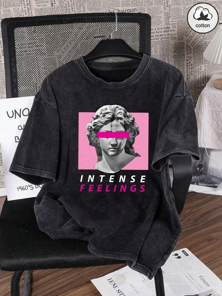 1 pieza. En 2026, la nueva estatua artística de estilo americano para mujeres, divertida, retro, con emociones intensas y patrones de letras de dibujos animados. Este es un conjunto casual de estilo urbano, cómodo, retro y a la moda, adecuado para ir al trabajo. También tiene un estilo punk regular y de nicho en color albaricoque, con una camiseta ajustada de manga corta y cuello redondo con efecto lavado. Esta es una serie retro deslavada de camisetas de algodón cómodas, que pueden crear fácilmente atuendos casuales retro y son adecuadas para el transporte diario, salidas informales y uso diario. Presenta ropa de mujer de estilo retro clásico. 180g Algodón 100%. - Negro - Ver 1