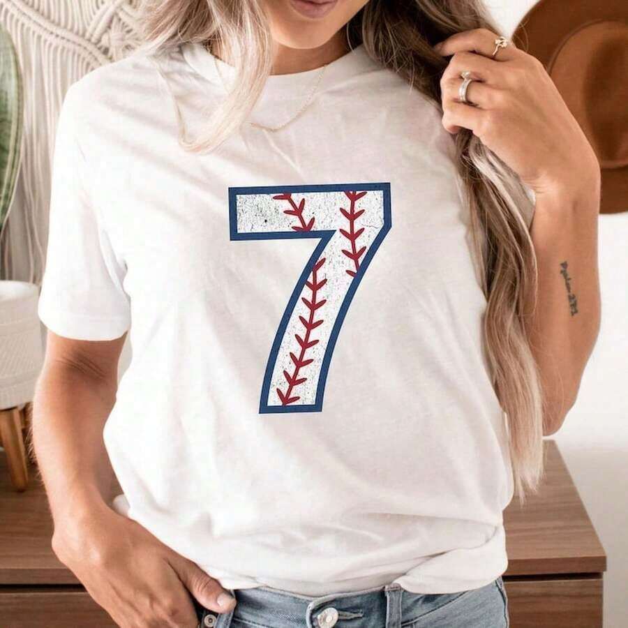 Camia de mujer con temática de béisbol, camia gráfica en blanco y negro, opciones de impresión de bate y pelota de béisbol, estilo deportivo casual de verano para mujeres, perfecta para días de juego, actividades al aire uso diario, camias de verano, camias gráficas, atuendos de verano para mujeres, camias gráficas, camias cortas para mujeres, tops para mujeres, vintage de algodón, ropa linda para mujeres, atuendo de Navidad para mujeres, vestidos elegantes de mujer, camisas, ropa deportiva para mujeres, gimnasio, , camisas deportivas para mujeres Ideal para regalar. Camisetas para mujer, camisetas para hombre, camisas > Elegantes. Estilo bohemio. Blusas suaves, transpirables y cómodas para mujer, ideales para primavera, verano y otoño, perfectas para vacaciones, viajes y uso diario, y para ver partidos. - Blanco - Ver 1