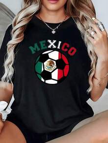 Símbolo que une pasión y orgullo nacional con un balón adornado por los colores de México y su emblema que representa fuerza libertad y amor por el deporte camiseta de mujer casual moderna cómoda para uso diario - Negro - Ver 1