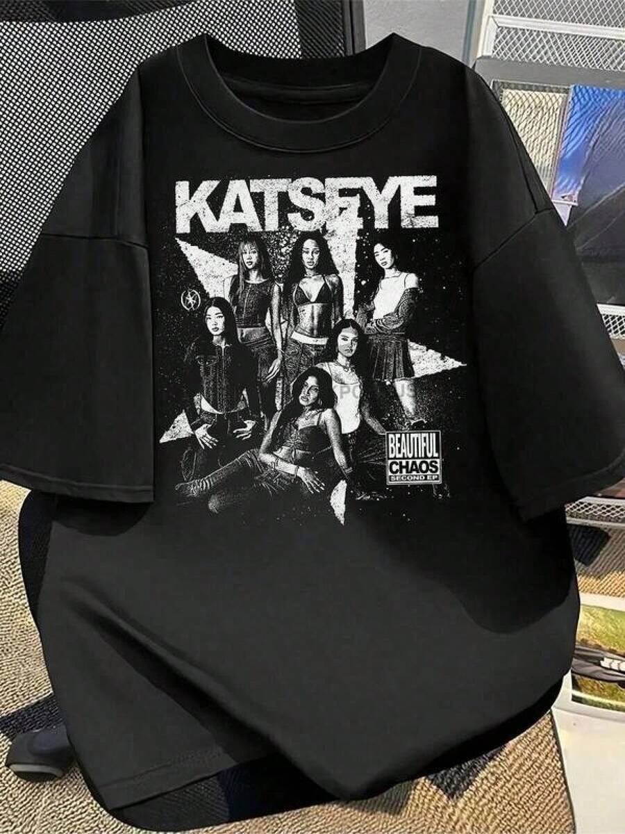 Camiseta Vintage Essential 2026-KATSEYE Beautiful Chaos, Gabriela Tee, Eyekon Merch, Regalo para Fans de , Sophia, Manon, Lara, Daniela, Megan, Yoonchae (2).Jpg - Hecha de algodón, suave y transpirable, adecuada tanto para hombres como para mujeres. una camisa informal adecuada para todas las estaciones y un recuerdo a. adecuado para el uso diario, los entusiastas de urbana y los amantes de laúsica. Ropa de algodón transpirable con estampado para mujer, casual y de uso diario en verano. - Negro - Ver 1