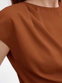 Blusa de satén de corte holgado con mangas acampanadas para mujer, elegante y versátil para ocasiones urbanas románticas, formales, de viaje, como invitada de boda, cumpleaños, casual de negocios, citas, aeropuerto, regreso a clases, uso en la ofi - Marrón - Ver 7