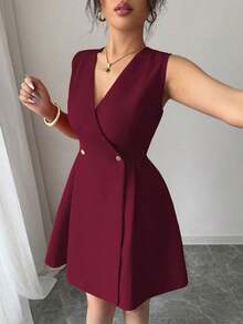 Vestido mini elegante y casual con cuello cruzado en V, hebillas de metal dobles y plisado en línea A, sin mangas, para vacaciones y trabajo, primavera/verano - Burdeos - Ver 3