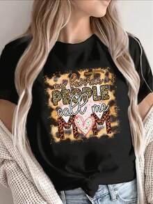 Camiseta con Estampado "Llámame Mamá" - Camiseta de manga corta y cuello redondo, adecuada para uso casual diario, de poliéster elástico lavable a máquina, con el llamativo estampado "Llamo a Todos que Amo, Mamá", una camiseta básica para madres durante todo el año. - Negro - Ver 1