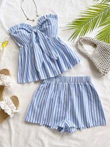 Set de 2 piezas para mujer con parte superior corta sin mangas con volantes y estampado de rayas y flores, y shorts casuales para verano, vacaciones en la playa y fiestas - Azul y blanco - Ver 1