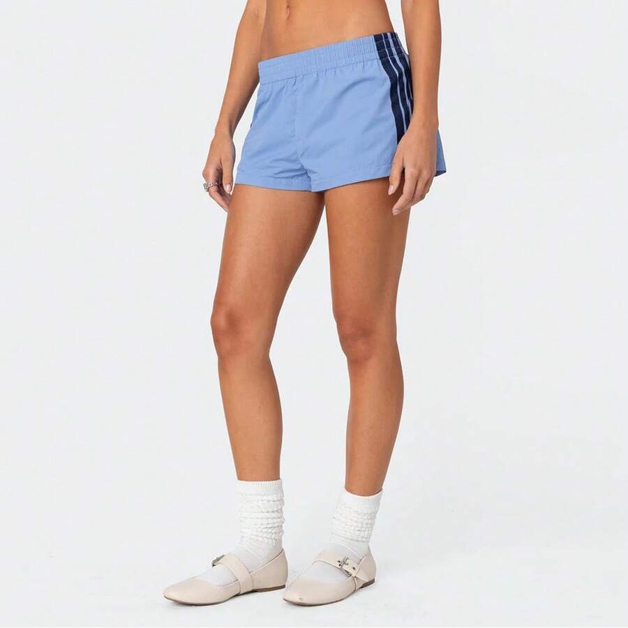 Pantalones cortos deportivos con rayas laterales para mujer, estilo retro, holgados, informales, minimalistas, de cintura alta, elegantes, combinables con joggers ajustados de verano. - azul claro - Ver 1