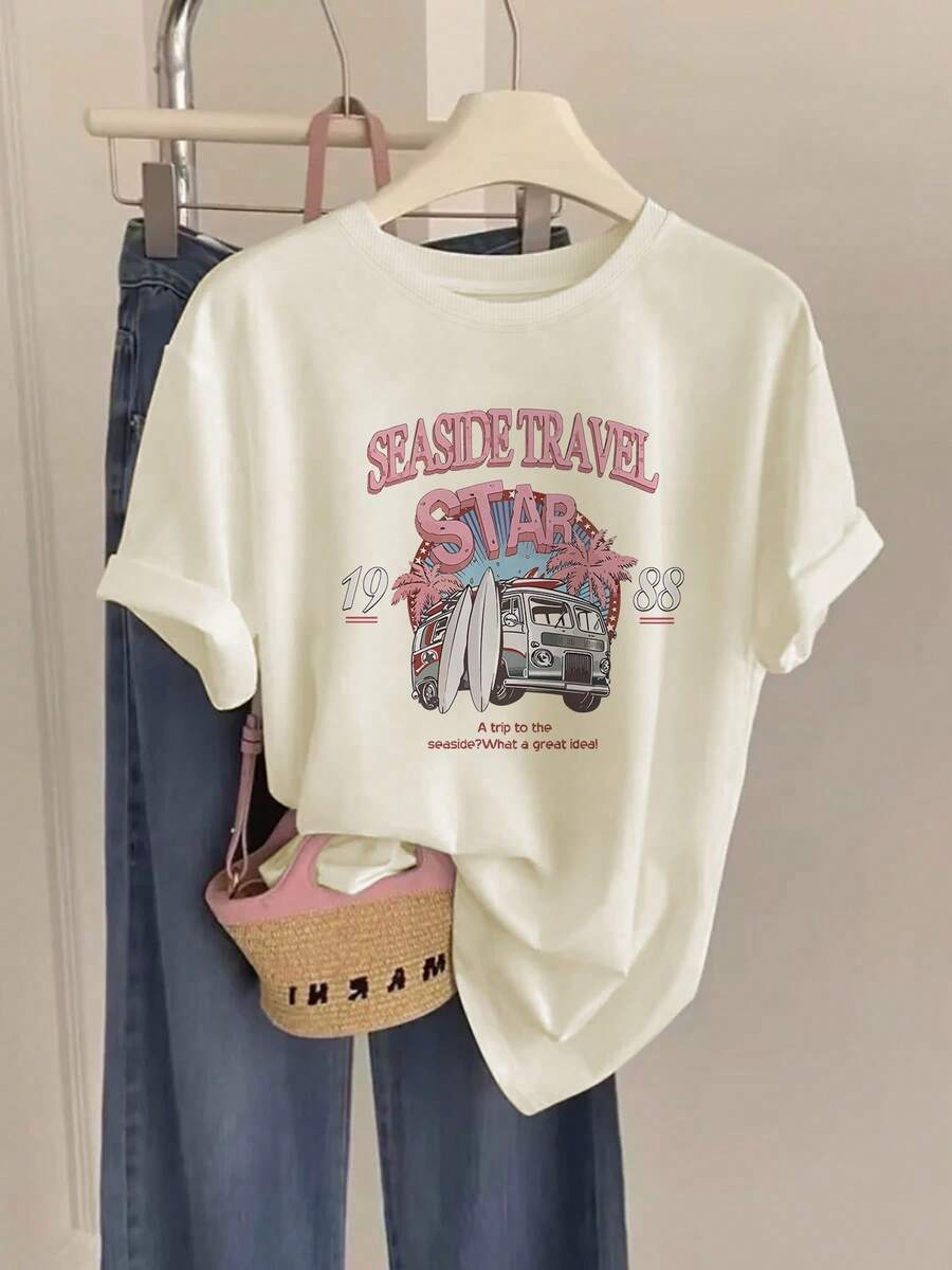 Women's Short-Sleeved T-Shirt With A Vintage Beach Design Featuring Palm Trees, Surfboards, And Vintage Truck Motifs, With The Phrase "Seaside Travel Star" Printed On It. Made From Lightweight Cotton, It's A Must-Have For Casual Spring And Summer Outings. This Vintage-Style T-Shirt Is Machine Washable For Everyday Wear And Is Comfortable And Soft Against The Skin. - 杏色 - 查看 1