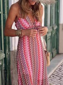 Women's Blue Dress With White Zigzag Print, Deep V-Neck, Thin Straps With Ruffles At The Shoulders, Long Skirt With Side Slit, Light And Flowing Fabric Ideal For Summer, Boho Beach Style Perfect For Vacations, Beach Parties And Trips To The Caribbean - 玫紅色 - 查看 2