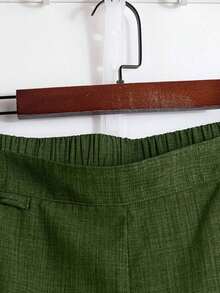 Pantalones cortos de mujer talla grande, casuales, para ir al trabajo o salir, con diseño de abertura redonda, cintura elástica y decoración de nudo chino con botones - Verde - Ver 3