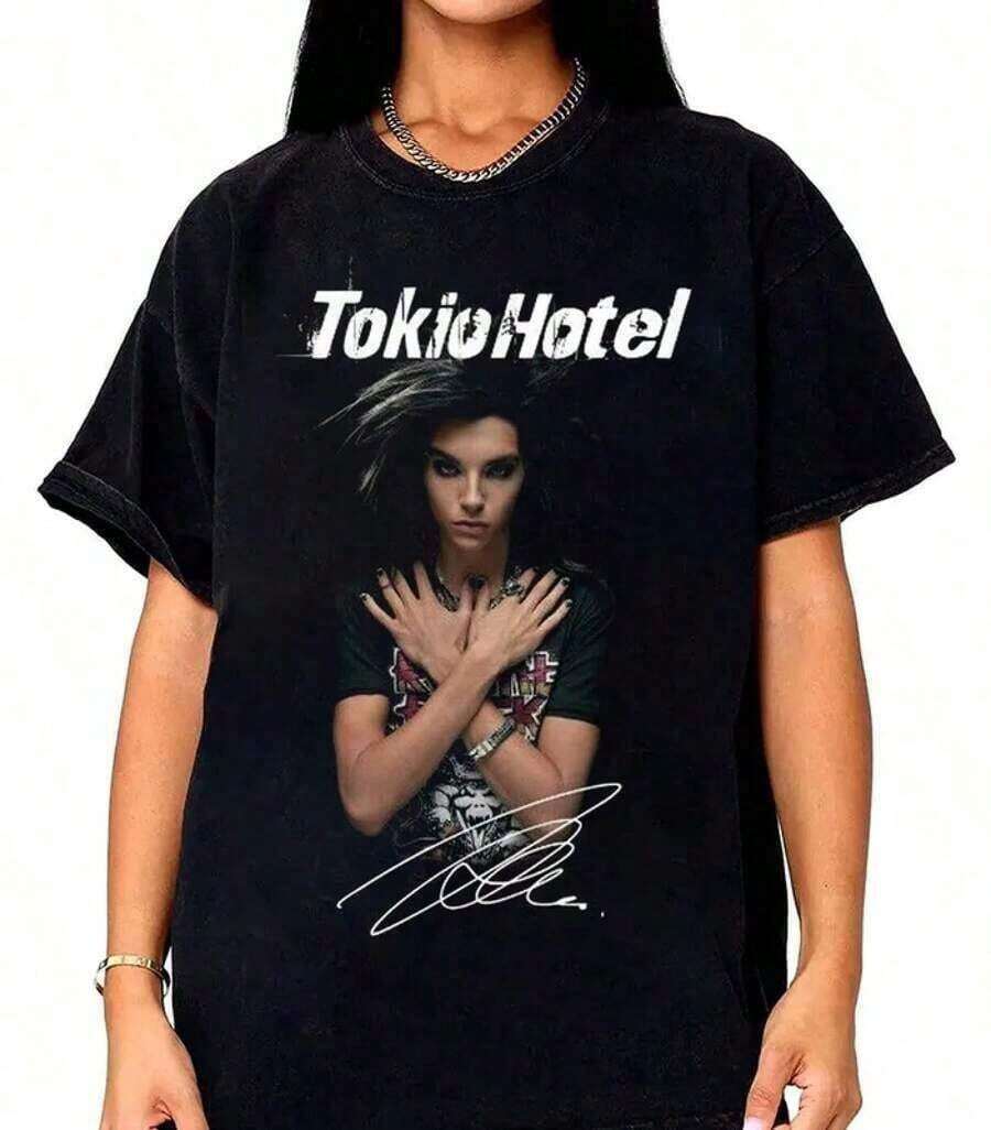 Concert Outfits Tokio Hotel Group Portrait Tee Tokio Hotel Band Members In Concert Pose On Black Background, Unisex Pop Rock Music Fan T-Shirt,Sunshine And Cheerful Printed T-Shirt, 1 Piece, 100% Pure Cotton, Seasonal Casual Men's T-Shirt, Round Neck Pure Cotton Short Sleeved T-Shirt,,1 Piece,Family Matching Outfits, Seasonal Apparel Breathable Material,Festive-Unisex - Negro - Ver 1
