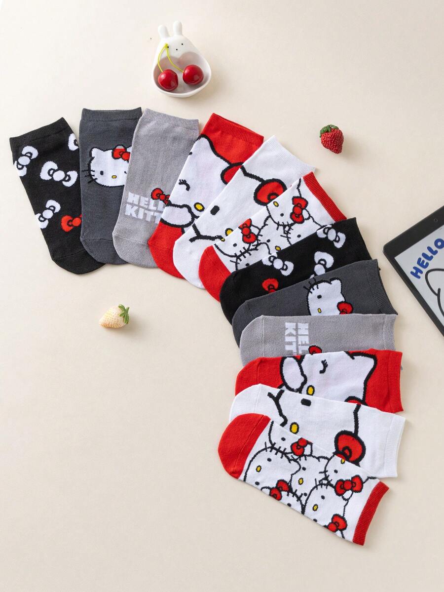 Noctvar OBM Sleepwear X Hello Kitty Hello Kitty 短袜(1/6 双装),可爱萌系猫咪图案,舒适透气,适合学生/成人,可作礼物或日常穿着,男女通用 - 彩色 - 查看 1