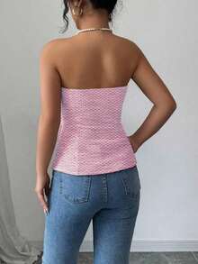 Top corto ajustado de verano para mujer con textura rosa, con detalle de botón de perla - Rosa Fucsia - Ver 2