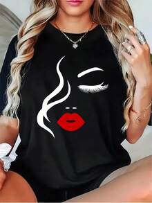 Minimalist Women's T-Shirt With A Bright Red Face And Lips Design. This Casual Top Features Short Sleeves And A Round Neck, And Is Available In Black, Gray, White, And Dark Red. It's A Versatile Item, Suitable For All Seasons, And Machine Washable. - 黑色 - 查看 1
