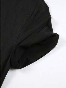 Top à manches courtes avec imprimé Blanche-Neige Disney, doux et élastique, style décontracté. T-shirt à manches courtes et col rond stylé pour femmes. - Noir - Voir 5