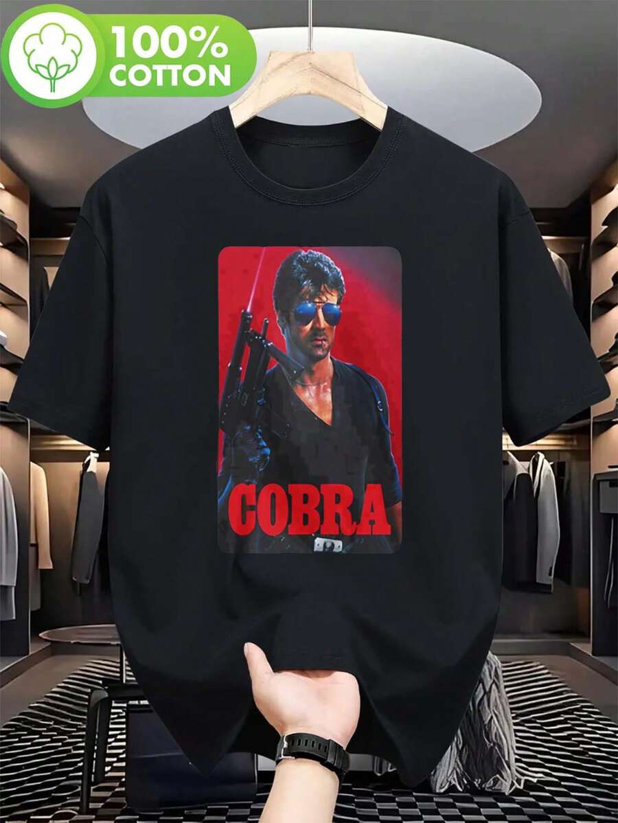 Camiseta Stallone Cobra - Camiseta oficialmente inspirada en la película de acción de los 80 con el icónico diseño de la cobra y la firma de Stallone, diseño en negro y rojo, camiseta casual de manga corta para atuendos inspirados en Rambo. - Negro - Ver 1
