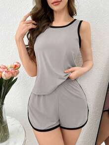 Set de 2 piezas de pijama informal de mujer con top de tirantes y pantalones cortos con ribete de contraste, conjunto de ropa de estar por casa para la temporada de vacaciones - Gris Claro - Ver 7