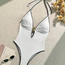 Traje de baño de una pieza con bloques de color y estampado floral en blanco y negro - Escote en V profundo, sexy, elegante, estilo sofisticado, corte ajustado, detalles metálicos, cintura con lazo, cuello halter. - Flor - Ver 3
