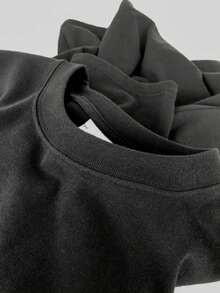 Camiseta de algodón puro para mujer, con la frase humorística "BEBO CAFÉ PARA TU PROTECCIÓN", es adecuada para un estilo casual de verano, perfecta para salidas a tomar café al aire libre o para usar en vacaciones. - Negro - Ver 9