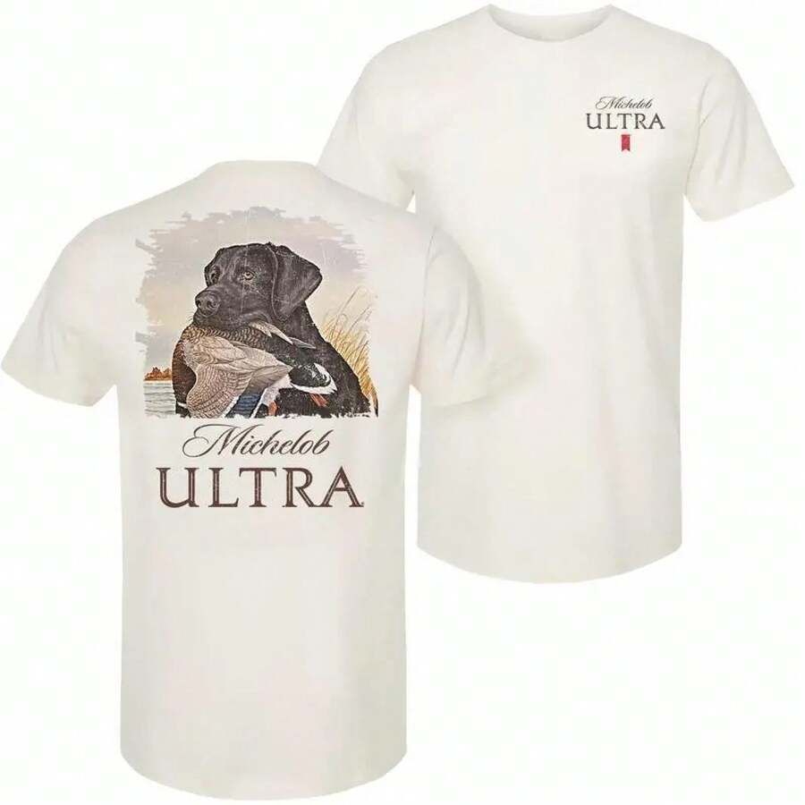 Camiseta Michelob Ultra – Mallard and Dog – Diseño de 2 caras – Prenda casual unisex versátil – Camiseta gráfica genial para hombres – Ropa masculina – Regalo para amantes de la cerveza y fans de Michelob Ultra – Cuello redondo, ropa clásica, tela de algodón suave – forro polar - Blanco - Ver 1