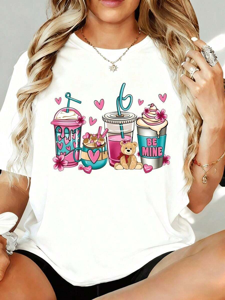 Camiseta Gráfica "Valentine Cupcake Bear Be Mine" para Mujer, Diseño Romántico y Adorable con Corazones y Bebidas, Top de Moda 180g, para Ocio en Casa y al Aire Libre, Regalo para Fiesta de San Valentín - Blanco - Ver 1