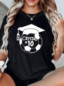 Balón de fútbol con gorro de graduación simboliza la unión entre el deporte y el logro académico representando esfuerzo pasión y éxito personal camiseta de mujer casual moderna cómoda para uso diario - Negro - Ver 6