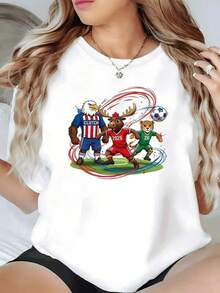 Tres animales deportivos llenos de energía representan la unión y la pasión del fútbol en un campo vibrante con trazos de colores que evocan amistad y competencia camiseta de mujer casual moderna y cómoda para uso diario - Negro - Ver 1