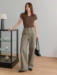 Camiseta de mujer de unicolor con cuello en V y manga corta, estilo de negocios casual de verano "Old Money" para ropa de trabajo de mujer - Café integral - Ver 4