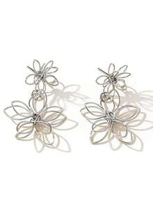 1 Pair Women's Fashion Dangle Earrings, Minimalist Hollow Flower Stud Earrings, Suitable For Daily Wear - Silver Earrings - View 4