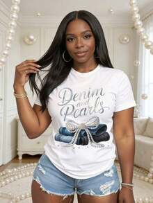 Women's Denim And Pearl Bow Top, Perfect For Summer Beach Vacations, A Stylish Outfit For Women. This Denim And Pearl Top Features A Flirty Bow Design – A Vintage Street Style, Unisex, Loose Fit, Cotton, Short Sleeves, And A Round Neck. Women's Blouses. Casual Blouses For Ladies. - 白色 - 查看 3