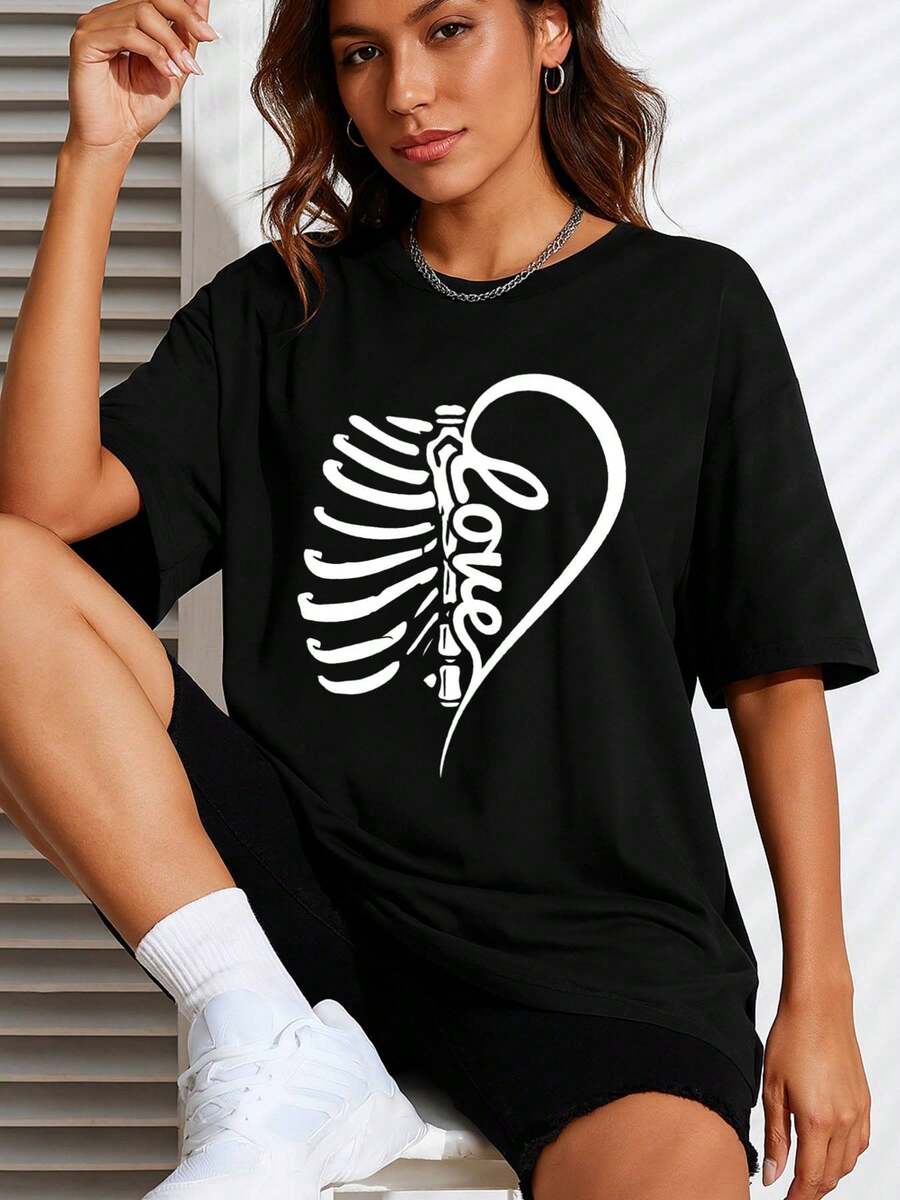 Camiseta Premium 100% Algodón para Mujer - Camiseta Negra con Estampado Y2K, Corazón y Letras de Taylor, Cuello Redondo Casual, Manga Corta, Adecuada para Uso Casual, Regalo de Navidad, Ideal para Todas las Temporadas y Amantes del Rosa. - Negro - Ver 1