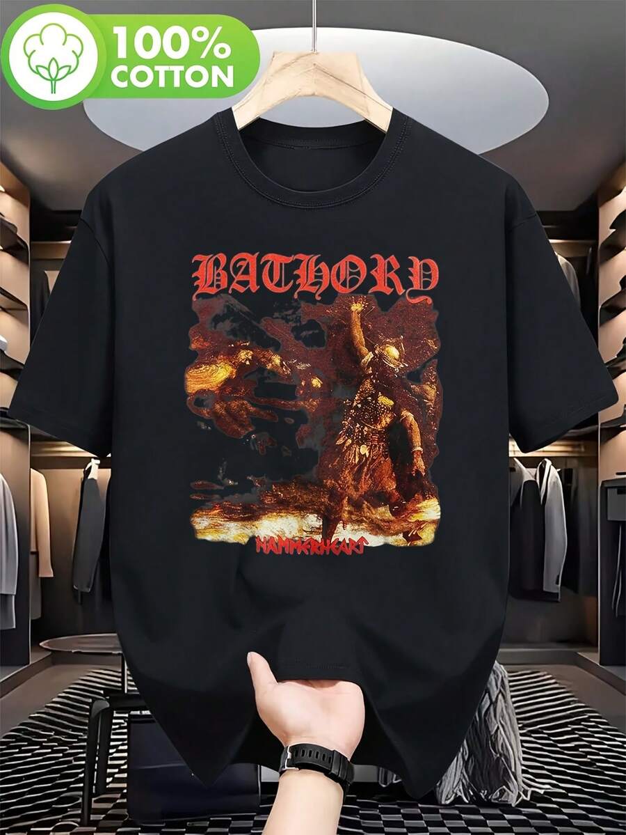 Camiseta unisex con el símbolo vikingo del corazón de martillo de Barlowry, la bandera de Suecia y un diseño de runa de guerrero vikingo. Suave y esencial para la moda casual en todas las estaciones. Versátil para todas las estaciones, es una prenda económica para el uso diario y un regalo de Navidad perfecto para fans y amigos. Una camiseta de manga corta adecuada para el hogar, el uso diario, fiestas y viajes, ideal como regalo para amigos o familiares. - Negro - Ver 1