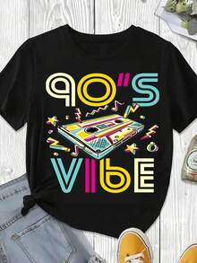 Camiseta elegante y casual de manga corta para mujer, estilo años 90, con estampado de cinta de casete y texto, ropa casual blanca para fiesta de los 90, atuendo de verano. - Negro - Ver 3