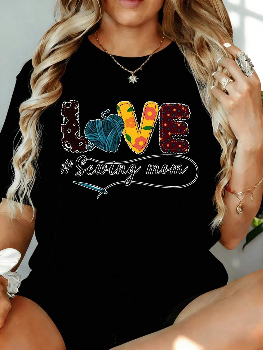 Camiseta "Love Sewing Mom" para Mujer, Camiseta Casual con Diseño Gráfico de Hilo y Patchwork para Amantes de las Manualidades y Madres, 180g, para el Hogar, Aire Libre, Regalo para el Día de San Valentín o Fiestas - Negro - Ver 1