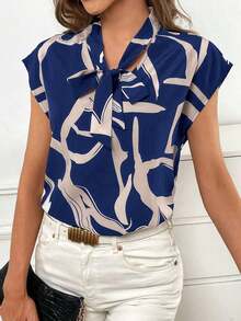 Blusa con estampado de dibujo de cuello con cordón de manga murciélago - Azul marino - Ver 5