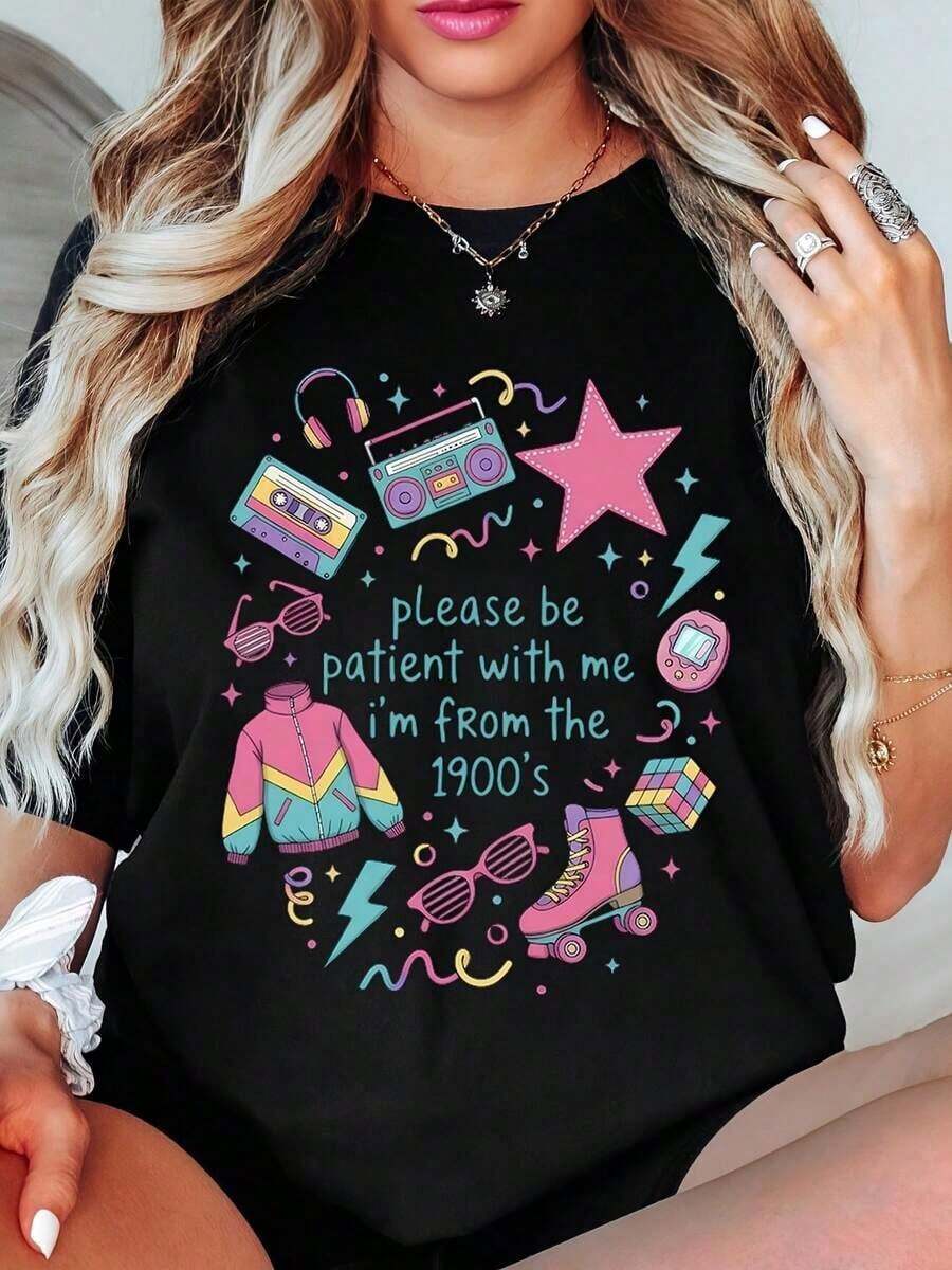 ropa de mujer Camiseta con gráficos y texto temáticos de los 90 Por favor, sean pacientes conmigo, soy del siglo XX. Para entusiastas de la moda casual y retro, camisas de mujer - Negro - Ver 1