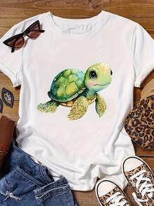 Camiseta de talla grande con estampado de tortuga de dibujos animados, top casual de manga corta y cuello redondo para primavera y verano, ropa de talla grande para mujer. - Blanco - Ver 4